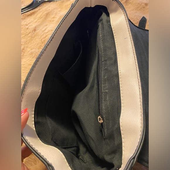 Call it spring purse with long strap - Picture 6 of 8